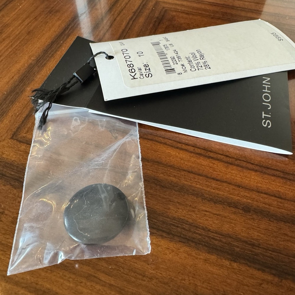 ST. JOHN Black Replacement Button Caviar –‎ New With Tag K687070